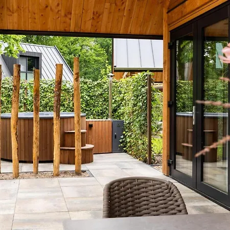 Bos Met Hottub | 6 Personen * Wekerom
