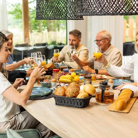 Bos Met Hottub | 6 Personen * Wekerom