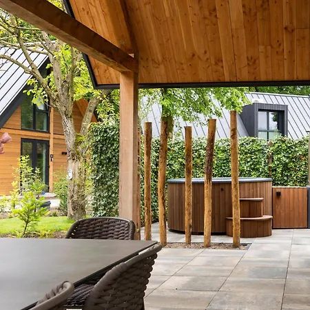 Bos Met Hottub | 6 Personen * Wekerom