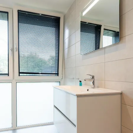 Bos Met Hottub | 6 Personen Holiday home Wekerom
