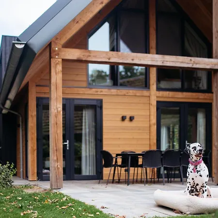 Vakantiehuis Bos Met Hottub | 6 Personen - Valley Wekerom