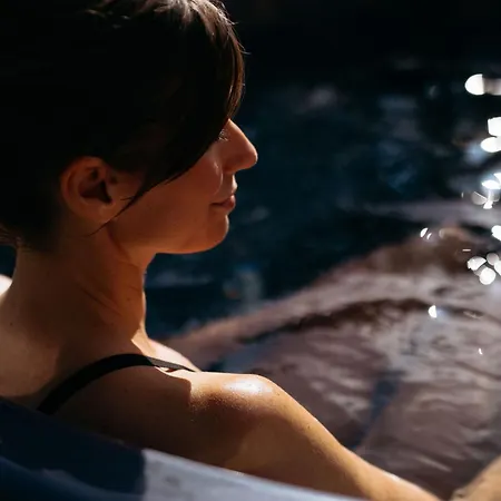 Vakantiehuis Bos Met Hottub | 6 Personen - Valley Wekerom