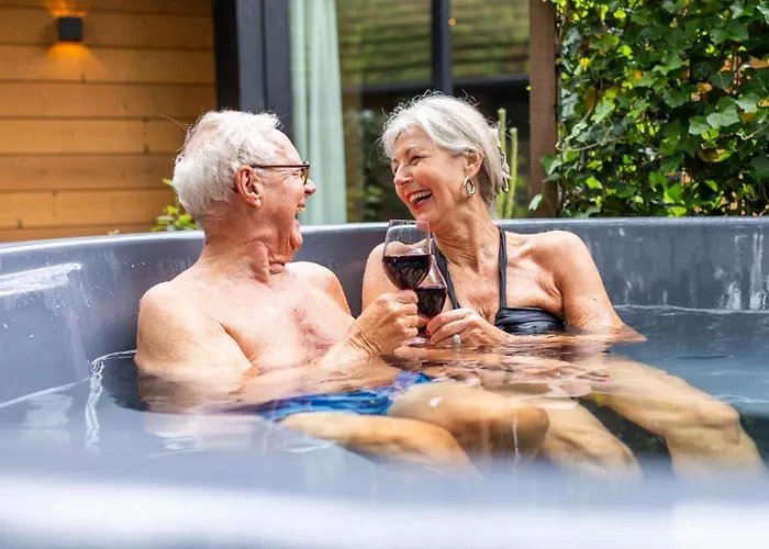 Bos Met Hottub | 6 Personen - Valley Wekerom